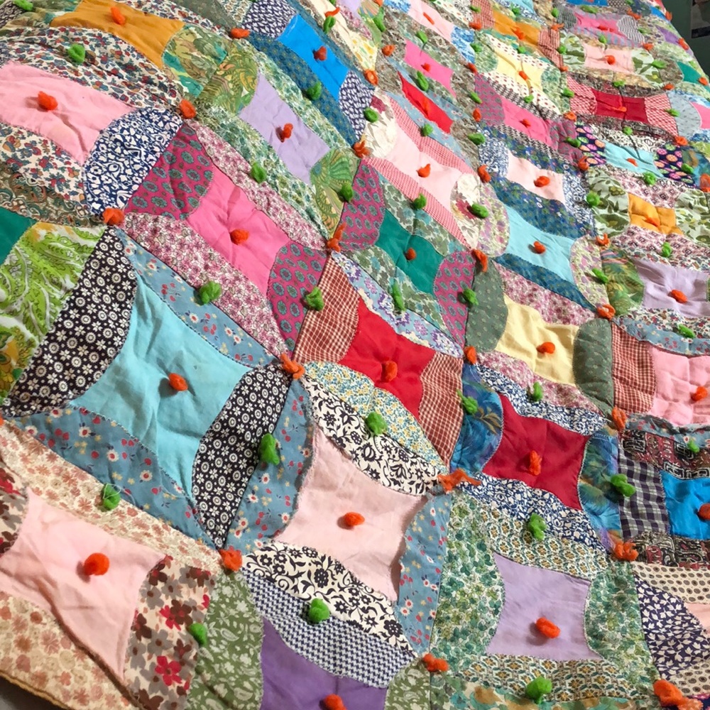 Pretty vintage patchwork boho quilted blanket - Picture 2 of 8